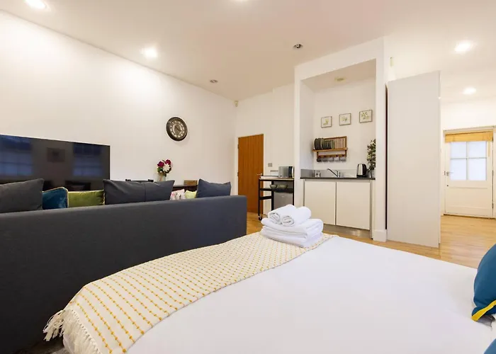 Wild Roses Serviced Apartments - Angel